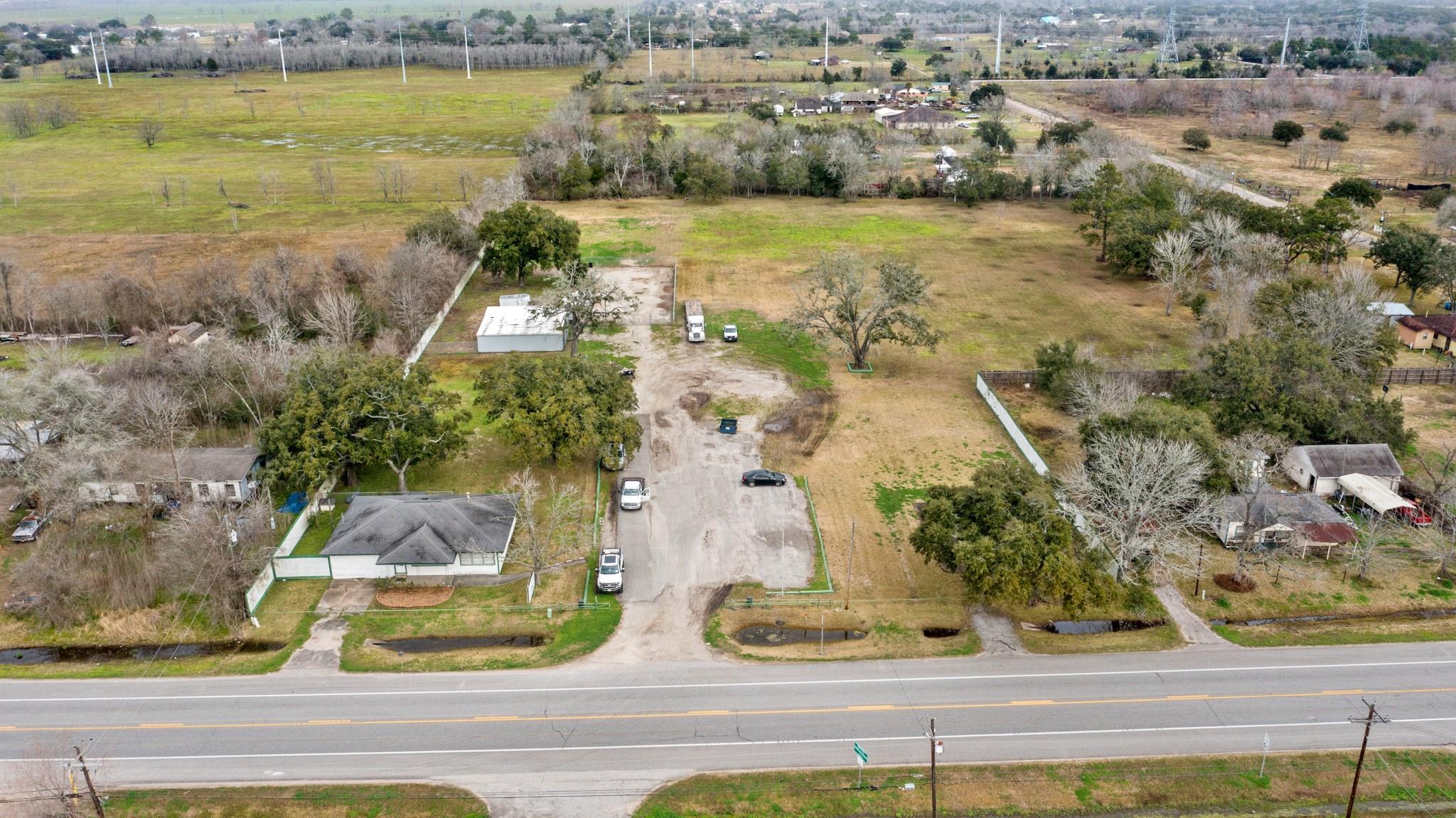 Land in Alvin