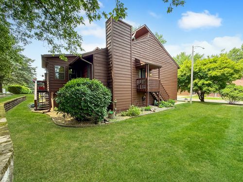 2901 Acorn Dr, Freeport, IL, 61032-4561 | Card Image