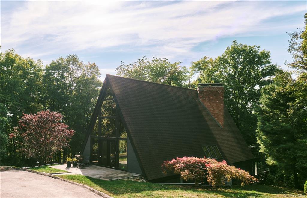 Peter Dr, Wappingers Falls, NY 12590