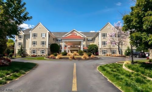 41 Springfield Ave, Summit, NJ, 07901-4038 | Card Image