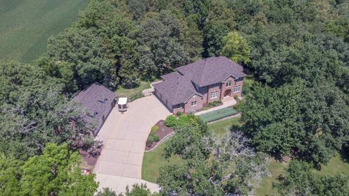 3285 W Forest Rd, Freeport, IL, 61032-9218 | Card Image