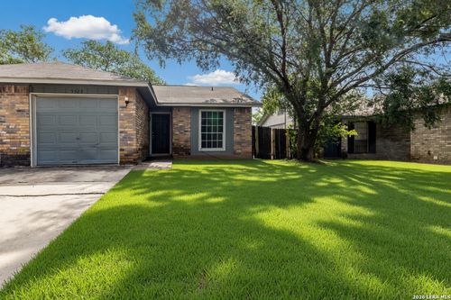 5528 Lochmoor, San Antonio, TX, 78244-1435 | Card Image