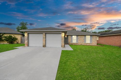 7410 La Place Dr, Houston, TX, 77083-3710 | Card Image