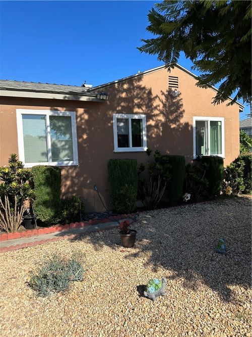 12122 Utah Ave, South Gate, CA, 90280-8024 | Card Image