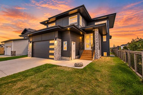 33 Thatcher Ave, House with 6 bedrooms, 4 bathrooms and 4 parking in Red Deer AB | Card Image