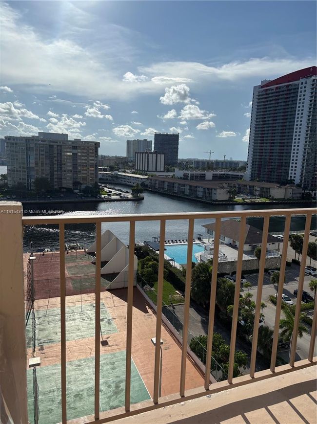 APT-11I - 1865 S Ocean Dr, Condo with 1 bedrooms, 2 bathrooms and null parking in Hallandale Beach FL | Image 9