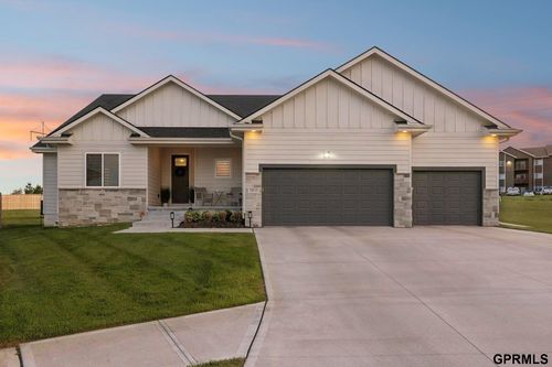18515 Wirt Cir, Elkhorn, NE, 68022-7036 | Card Image