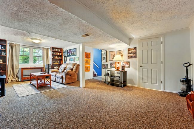 909 Fox Run Cir, House other with 3 bedrooms, 2 bathrooms and 1 parking in Cranberry Twp PA | Image 19