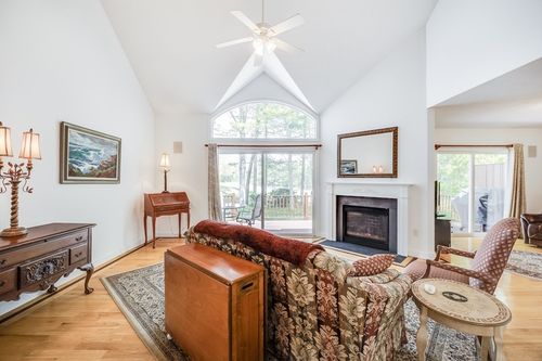 13-13 Laurel Hill Ct, Bourne, MA, 02532-8331 | Card Image