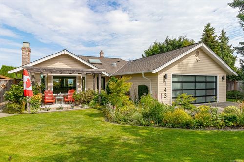143 Denman Dr, Qualicum Beach, BC, V9K1R6 | Card Image