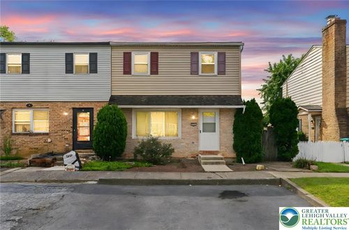 5664 Greens Dr, ALLENTOWN, PA, 18106-9561 | Card Image