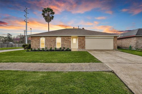 8422 Oakhaven Rd, La Porte, TX, 77571-3642 | Card Image