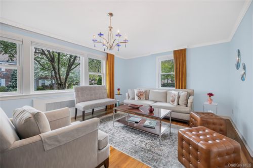 71-71 Lawrence Park Cres, Yonkers, NY, 10708-6703 | Card Image