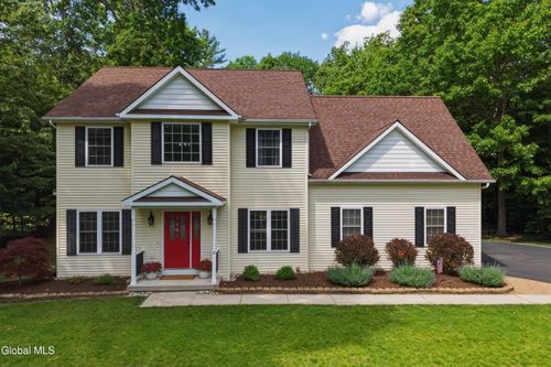 11 Oakwood Ct, Ballston Spa, NY, 12020-2241 | Card Image