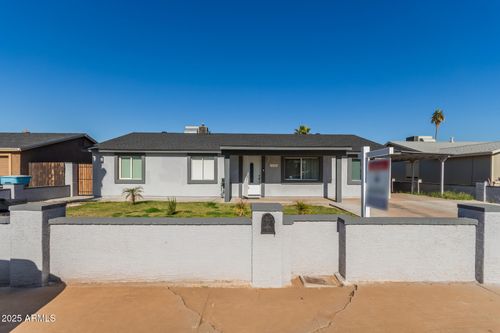 7136 W Westview Dr, Phoenix, AZ, 85033-3147 | Card Image