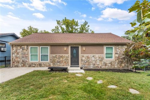 5820 Ne 61st St, Kansas City, MO, 64119-1704 | Card Image