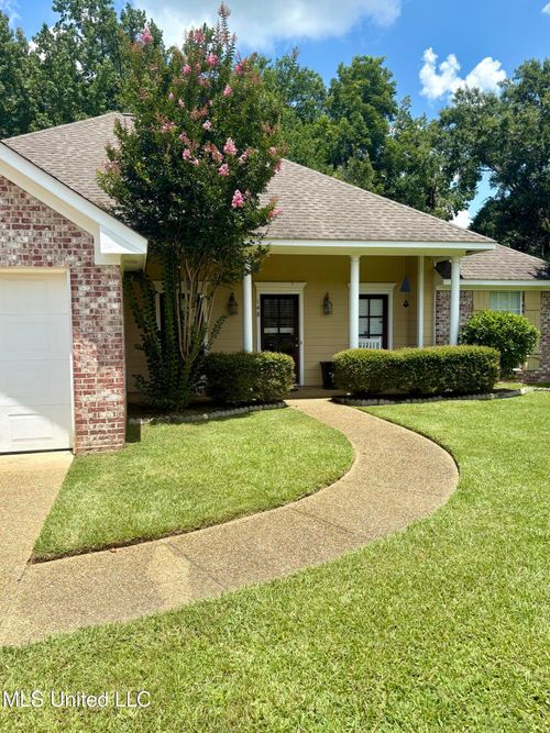 148 Planters Row, Gluckstadt, MS, 39110-7268 | Card Image