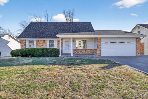 6 Dogwood Ln, Saint Peters, MO, 63376-2512 | Card Image