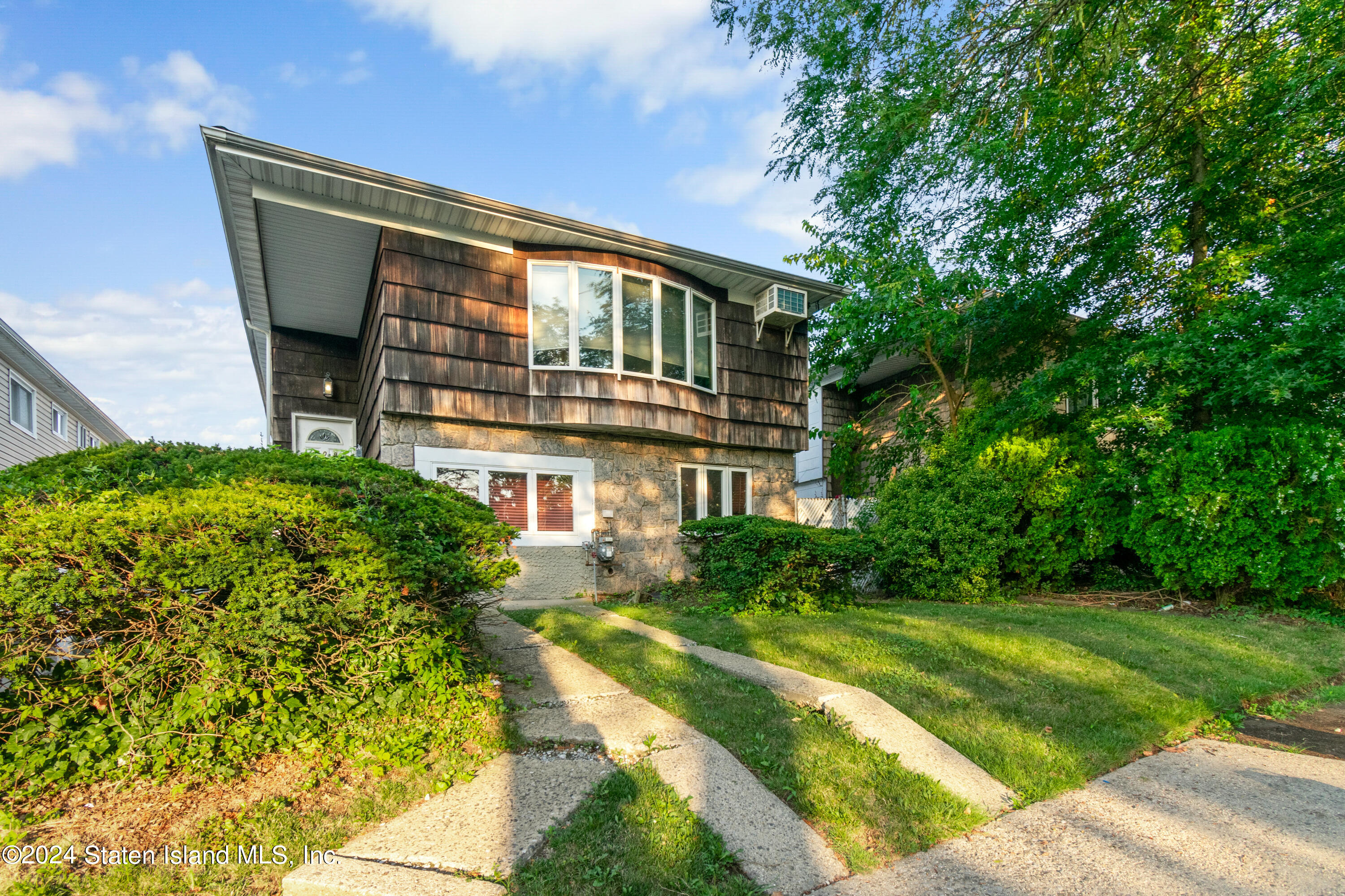 Buchanan Ave, Staten Island, NY 10314