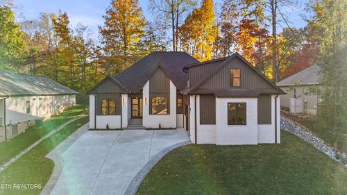 176 Saligugi Way, Loudon, TN, 37774-2516 | Card Image