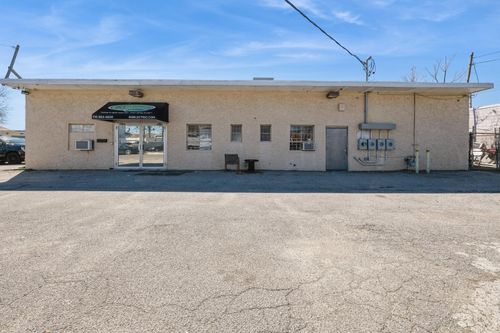 21 Holman Blvd, Hicksville, NY, 11801-2860 | Card Image