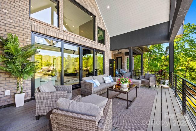 385 Squirrel Ln, House other with 5 bedrooms, 8 bathrooms and null parking in Lake Wylie SC | Image 22
