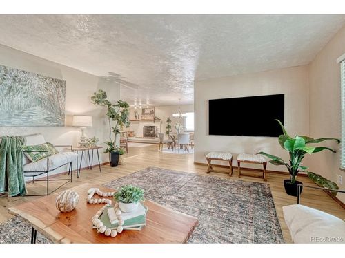 6904 E Villanova Pl, Denver, CO, 80224-2648 | Card Image