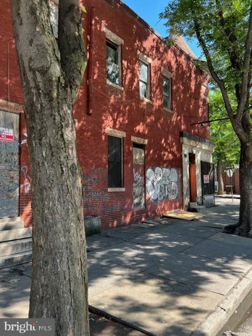 2222 N Fulton Ave, BALTIMORE, MD, 21217-1911 | Card Image