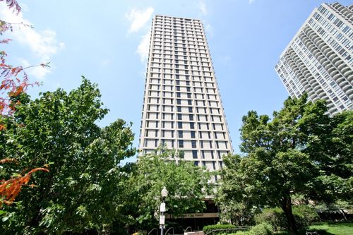 2611-1960 N Lincoln Park W, Chicago, IL, 60614-5447 | Card Image
