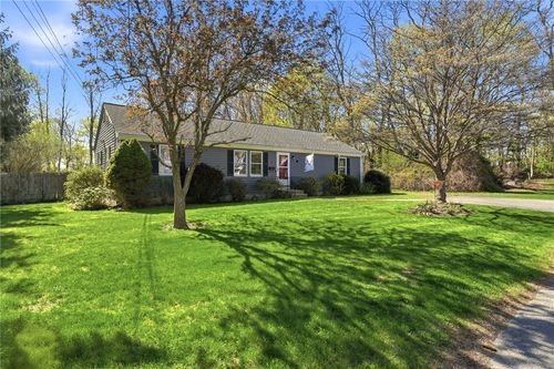 1 Roslyn Ave, Bristol, RI, 02809-3811 | Card Image