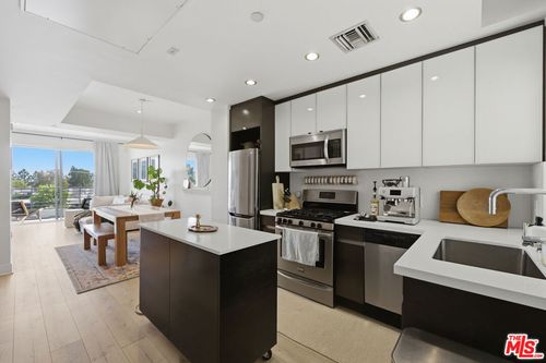 ph2-7857 W Manchester Ave, Playa del Rey, CA, 90293-7731 | Card Image