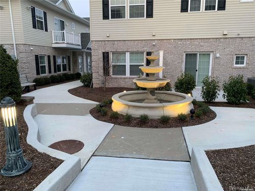 594 Montauk Hwy, Lindenhurst, NY, 11757-5550 | Card Image