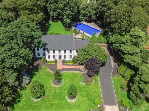 9 Maureen Dr, Mount Sinai, NY, 11766-1850 | Card Image