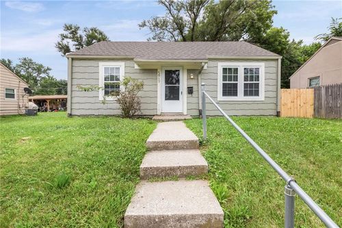 5017 Forest Ave, Kansas City, KS, 66106-3444 | Card Image