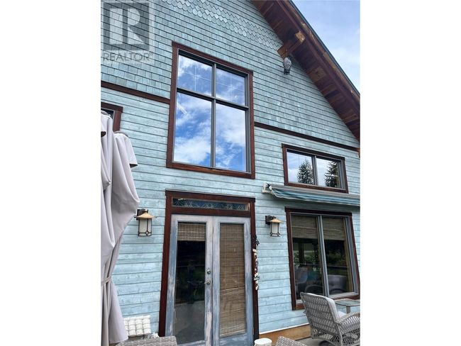 130 8 Th St, House other with 2 bedrooms, 3 bathrooms and null parking in Kaslo BC | Image 18