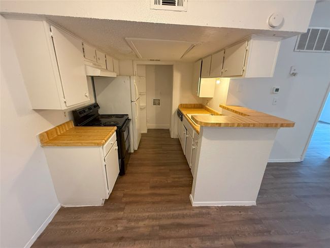 APT-2166 - 7152 Fair Oaks Ave, Condo with 1 bedrooms, 1 bathrooms and null parking in Dallas TX | Image 4