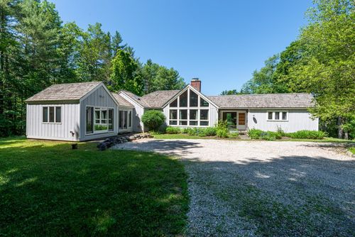 379 Owls Head Hill Ln, Dorset, VT, 05251-9596 | Card Image