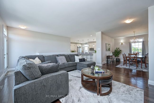 2064 Rosedale Road N, House other with 3 bedrooms, 3 bathrooms and 6 parking in Montague ON | Image 13