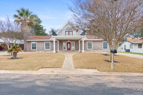 229 Malone Dr, Devine, TX, 78016-1006 | Card Image