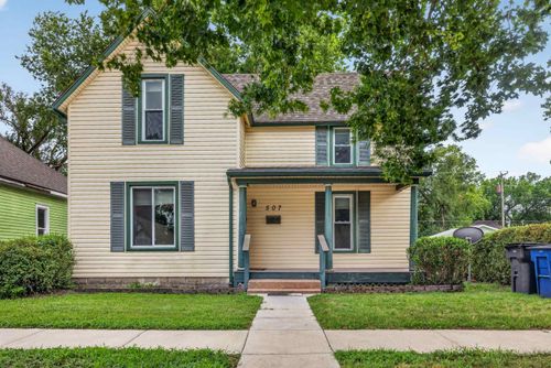 507 W 6th St, Newton, KS, 67114-2136 | Card Image
