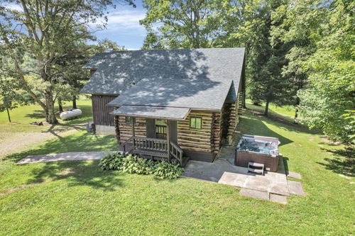 23087 Bigham Rd, Rockbridge, OH, 43149-9527 | Card Image