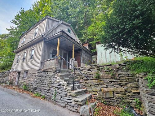 455 Riverside Dr, Honesdale, PA, 18431-2137 | Card Image