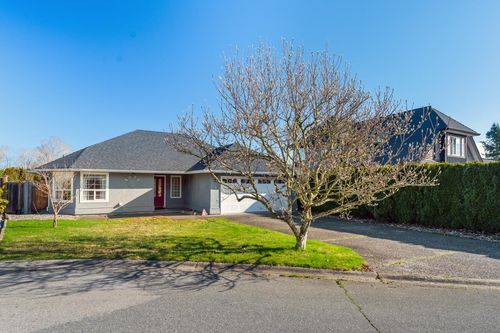 1071 King George Blvd, Surrey, BC, V4A9S7 | Card Image