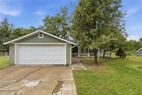 1046 S 79th Ter, Kansas City, KS, 66111-3213 | Card Image