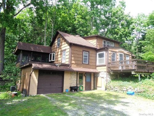 7 Holm Run, Pawling, NY, 12564-1516 | Card Image