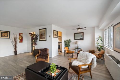 apt-817-1111 University Blvd W, SILVER SPRING, MD, 20902-3330 | Card Image