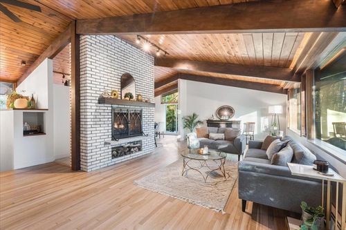 32 S Bow Rd, Bow, NH, 03304-5600 | Card Image