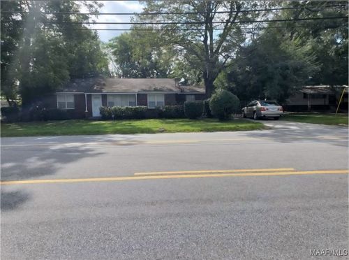 905 Crawford St, Tuskegee, AL, 36083-7261 | Card Image