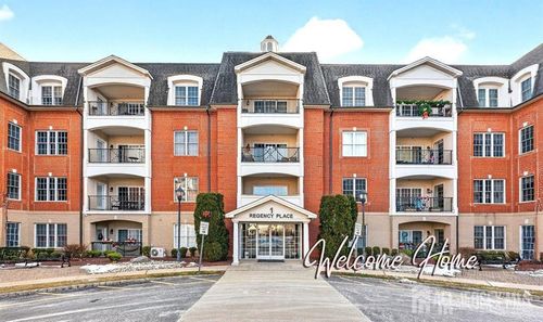 323 Regency Pl, Woodbridge, NJ, 07095-1036 | Card Image
