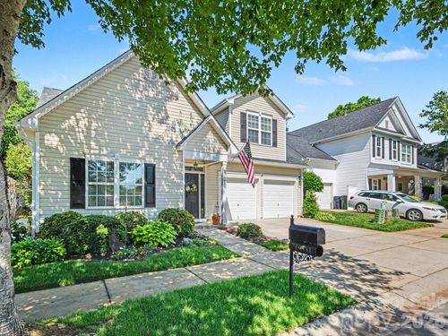 19531 Denae Lynn Dr, Cornelius, NC, 28031-5414 | Card Image